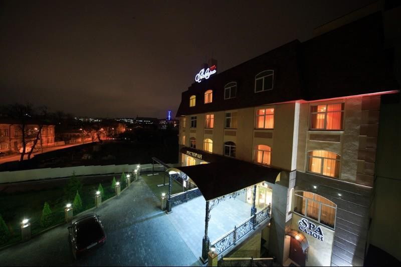 Victoria Hotel 3*